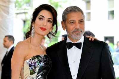 Амаль и Джордж Клуни помогают пострадавшим от взрыва в Бейруте