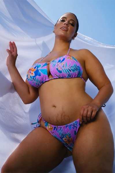 Эшли Грэм снялась в рекламе купальников через шесть месяцев после родов