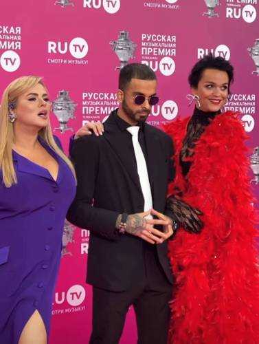 Dress Code. Ольга Серябкина, Полина Гагарина, Алена Водонаева на музыкальной премии RU.TV