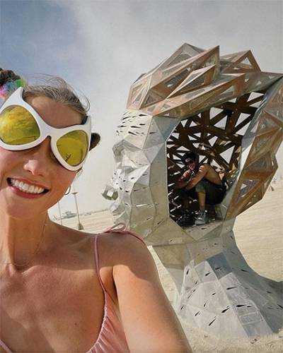 В США прошел первый за два года фестиваль Burning Man. Его посетили Пэрис Хилтон, Хайди Клум, Синди Кроуфорд, Дарья Коновалова