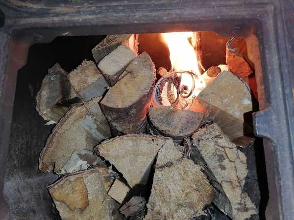 Что нужно сделать для того чтобы дрова горели дольше.