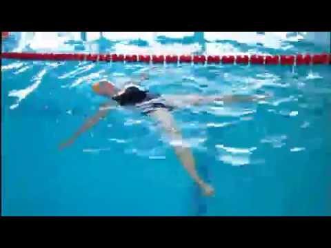 Плавание для начинающих: как правильно дышать и держаться на воде с видео
